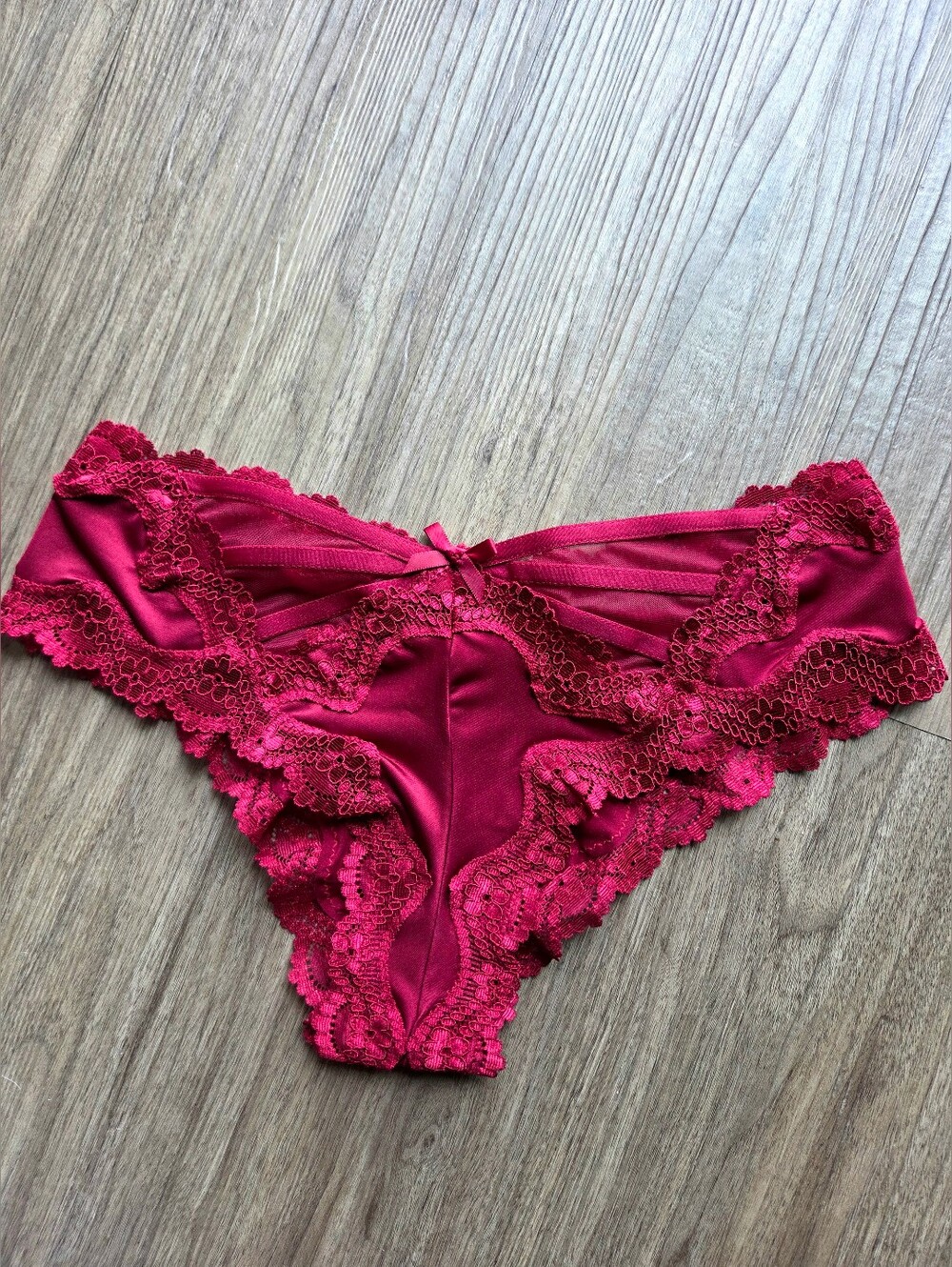 NWT Vintage Victoria's Secret Satin & Lace Cheeky Panties Criss-cross back Small